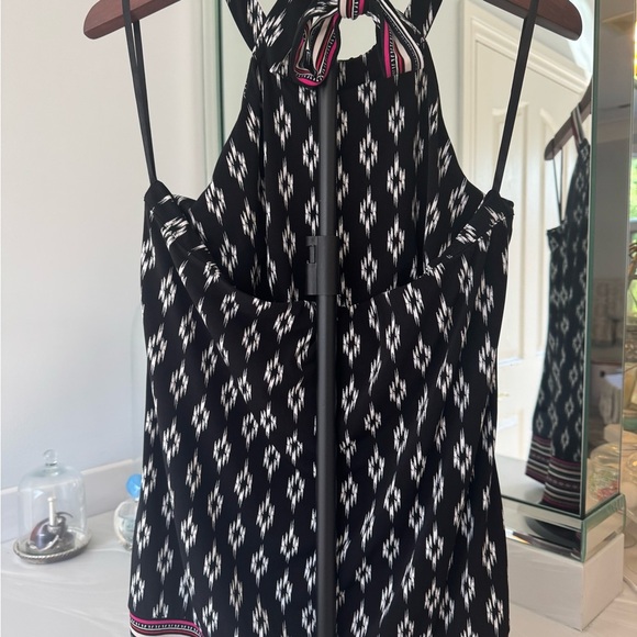 White House Black Market Black and White Patterned Blouse -Large - Picture 5 of 8